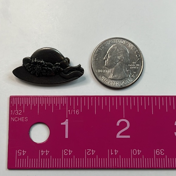 2005 Birds and Blooms Pewter Easter Hat Spring Brooch Pin Signed - Picture 7 of 7